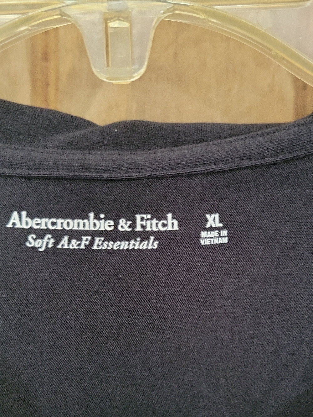 Abercrombie & Fitch Black Sleeveless Collared V-Neck Top - Picture 2 of 4